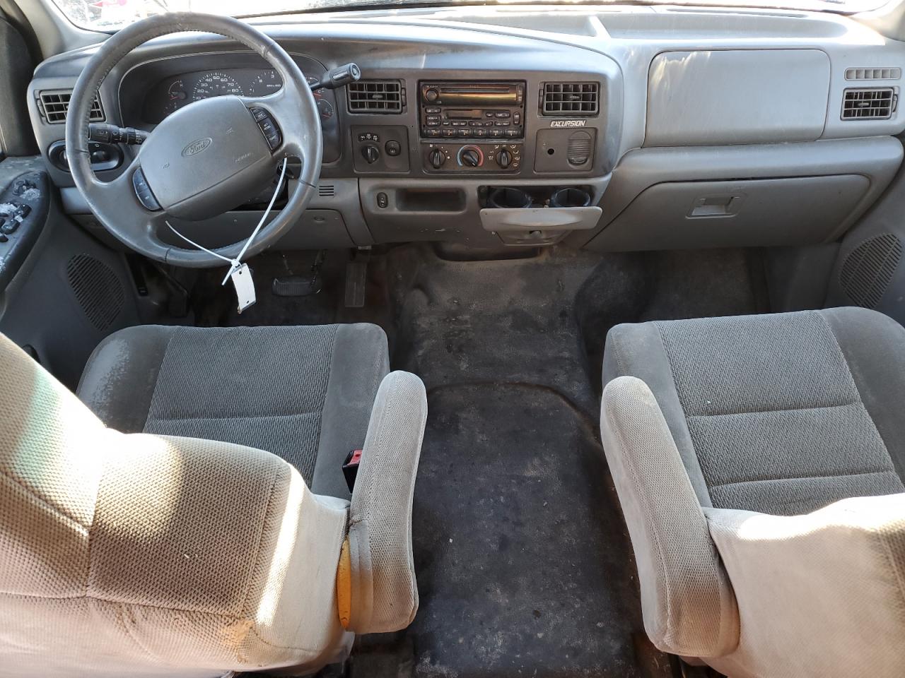 2002 Ford Excursion - Image 8