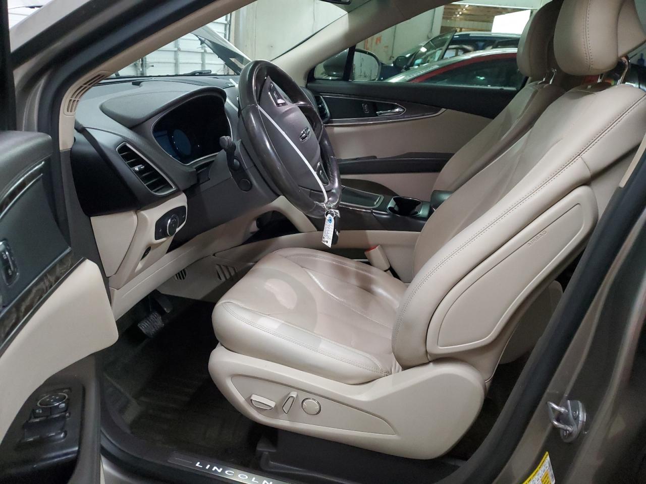 2017 Lincoln MKX - Image 7