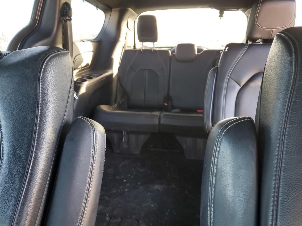 2020 Chrysler Pacifica - Image 10
