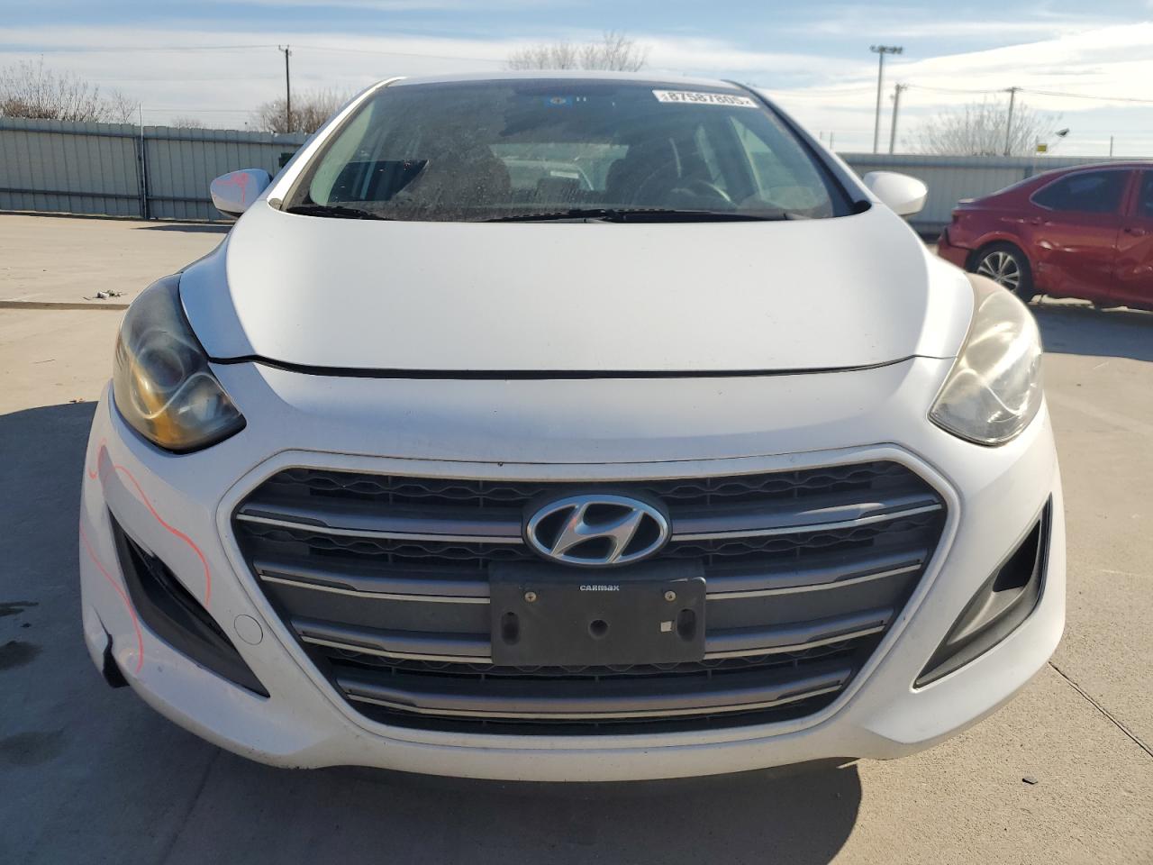 2016 Hyundai Elantra - Image 5
