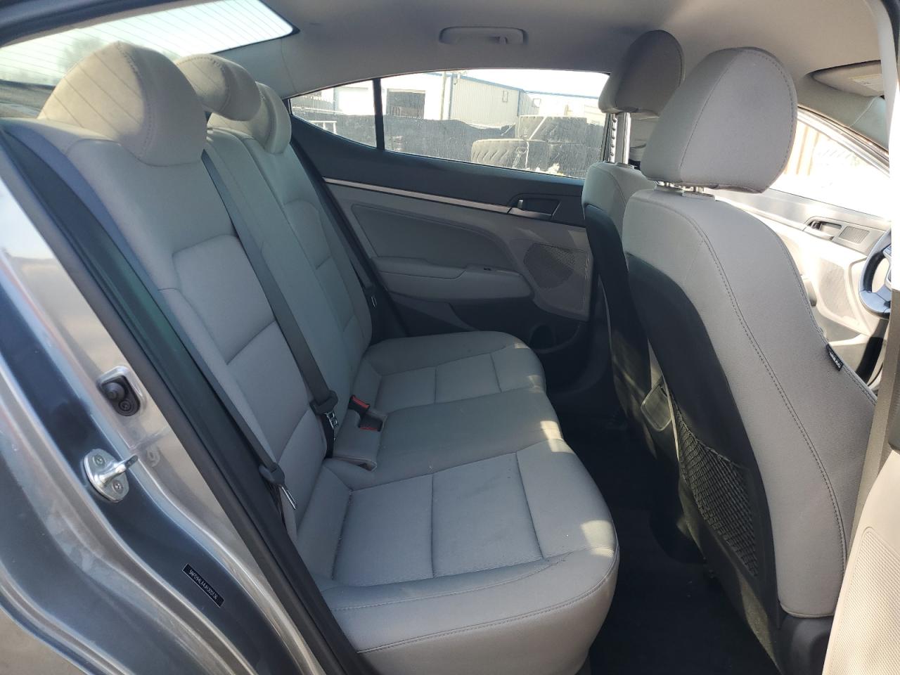 2018 Hyundai Elantra - Image 10