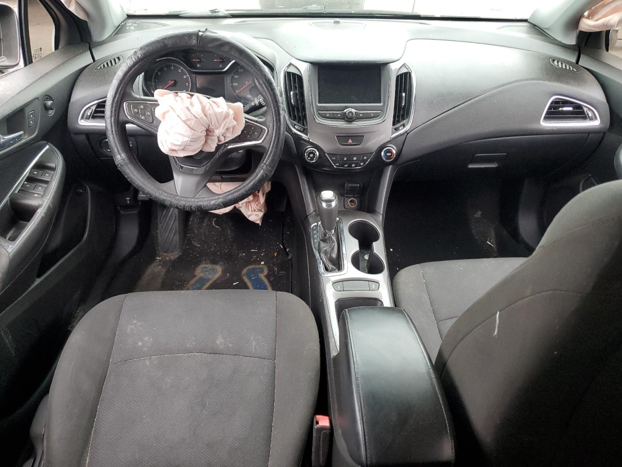 2019 Chevrolet Cruze - Image 8