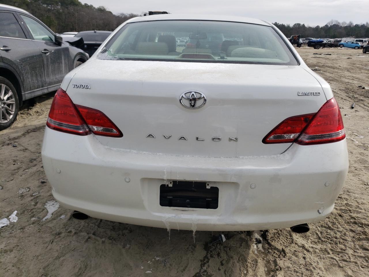 2007 Toyota Avalon - Image 6