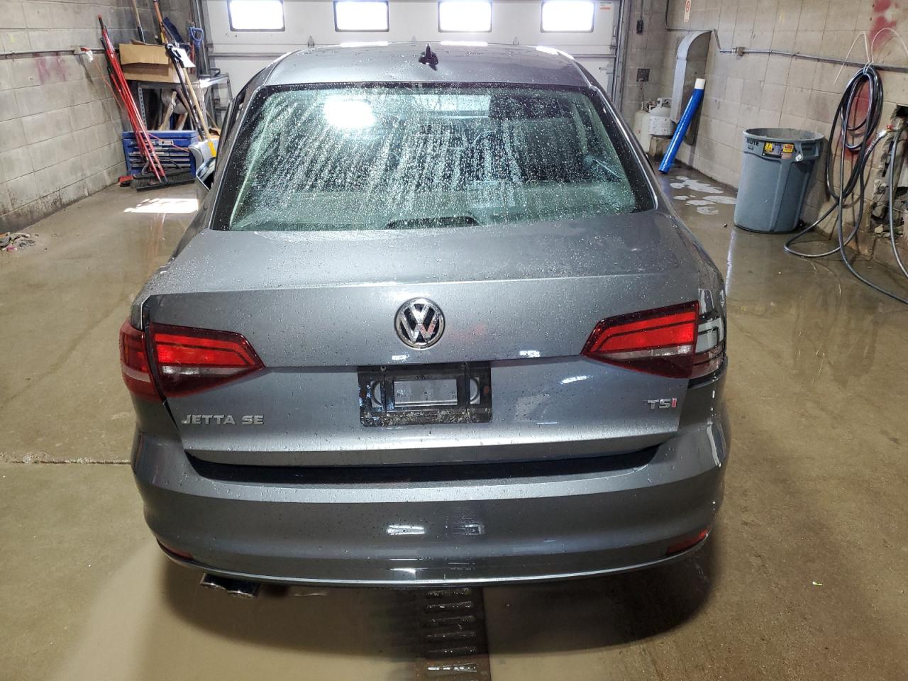 2017 Volkswagen Jetta - Image 6