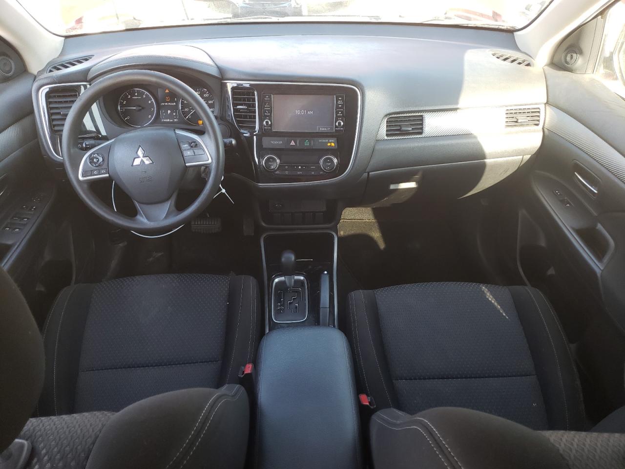 2018 Mitsubishi Outlander - Image 8