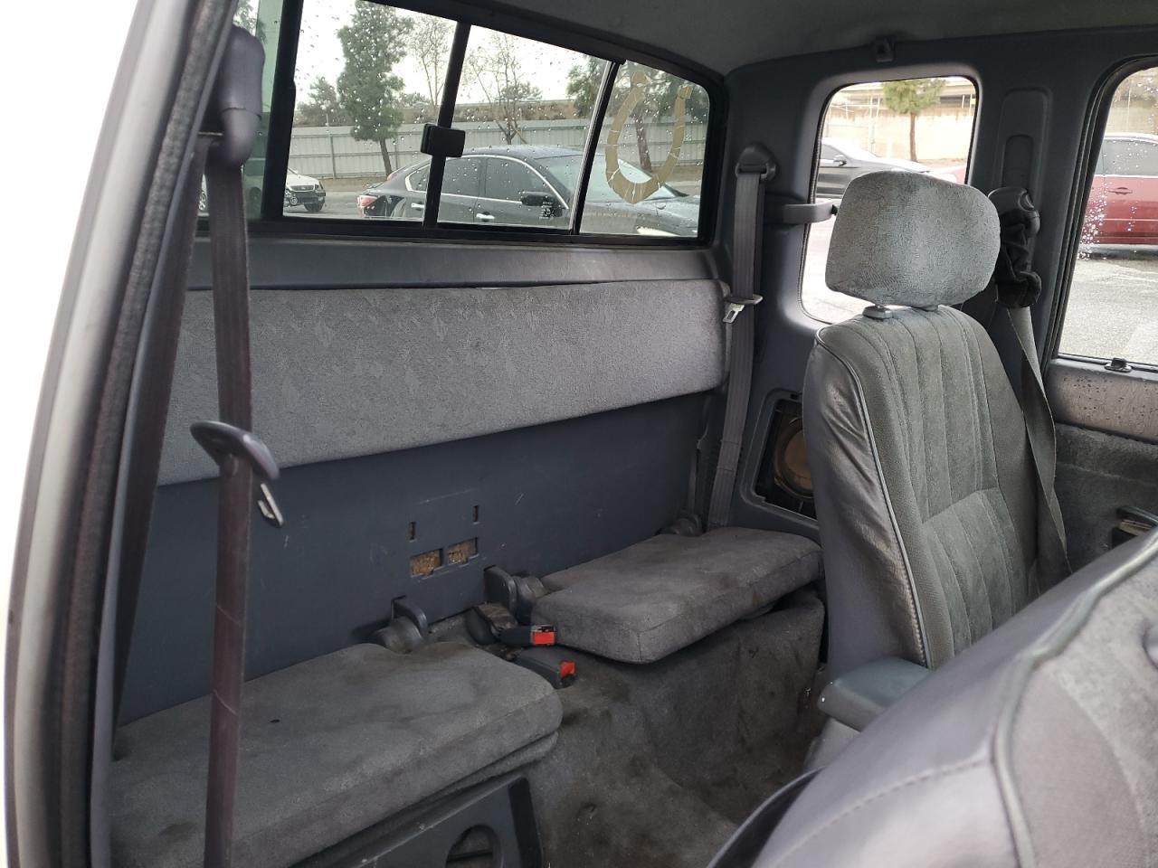 2000 Toyota Tacoma - Image 10
