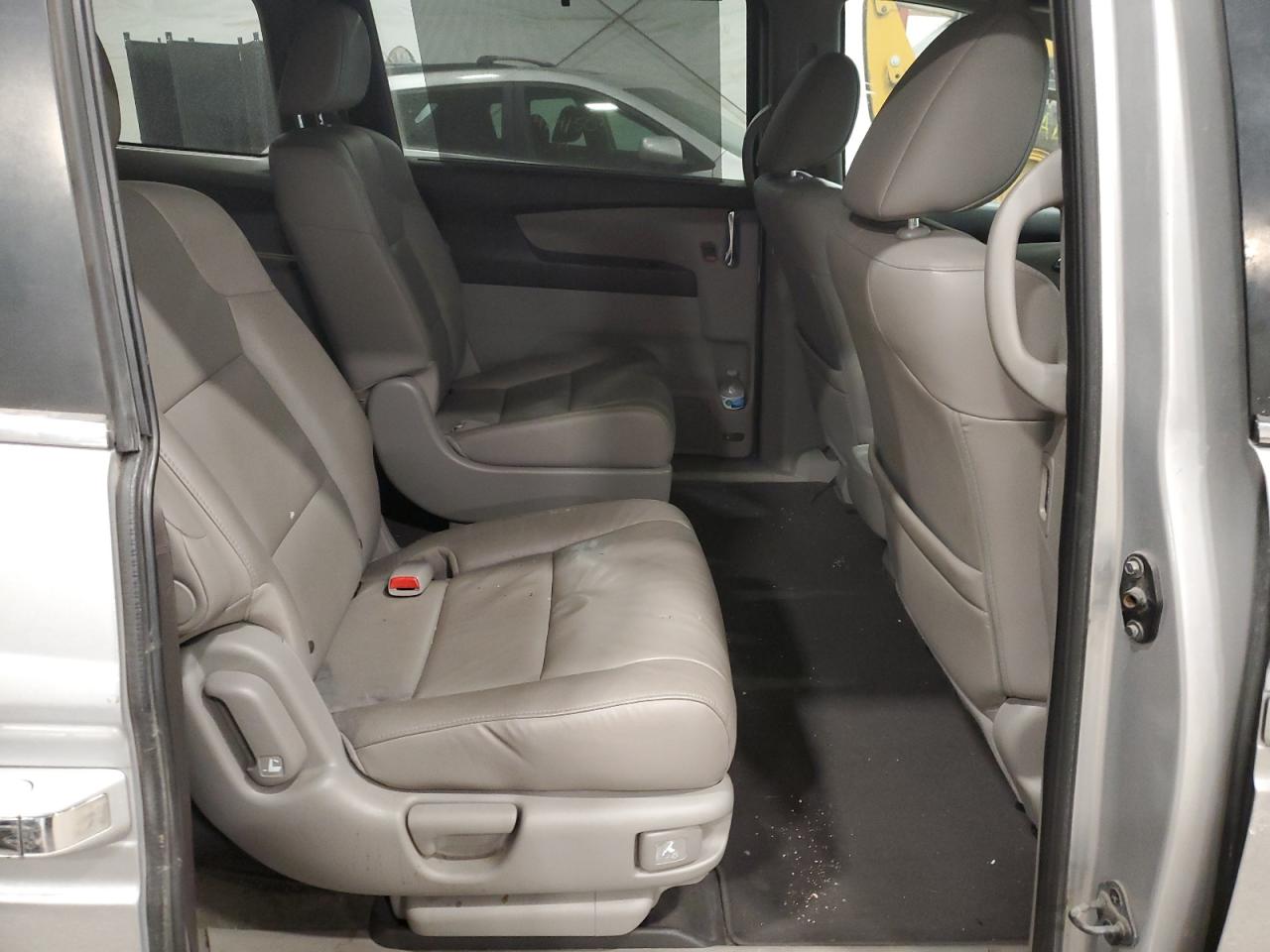 2015 Honda Odyssey - Image 11