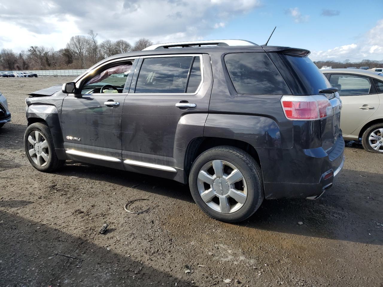 2014 GMC Terrain - Image 2