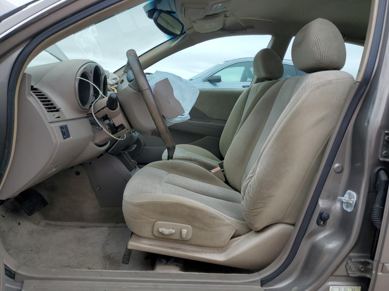 2004 Nissan Altima - Image 7