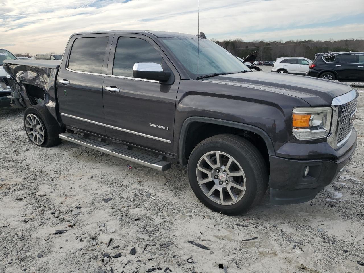 2015 GMC Sierra - Image 4