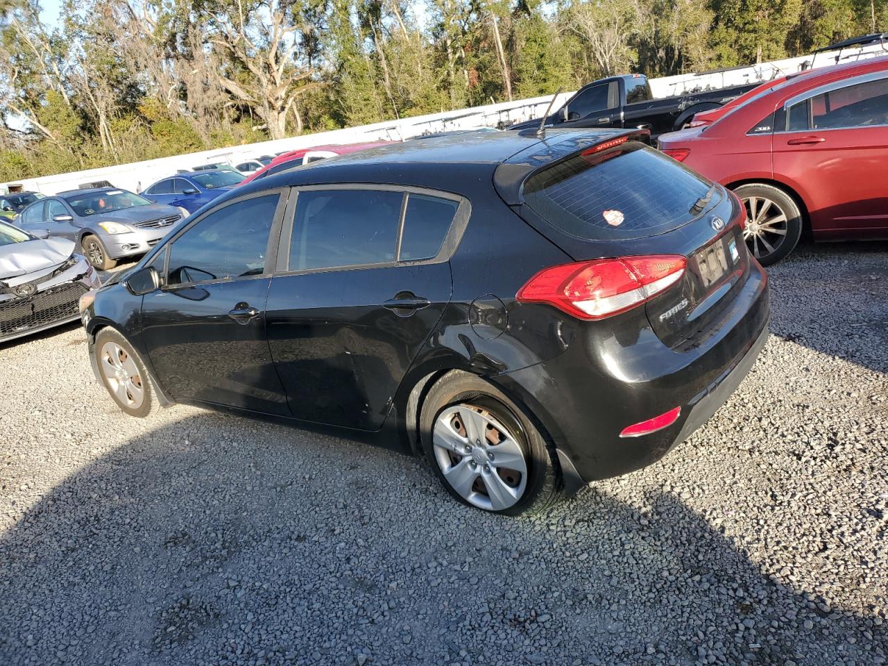 2016 Kia Forte - Image 2