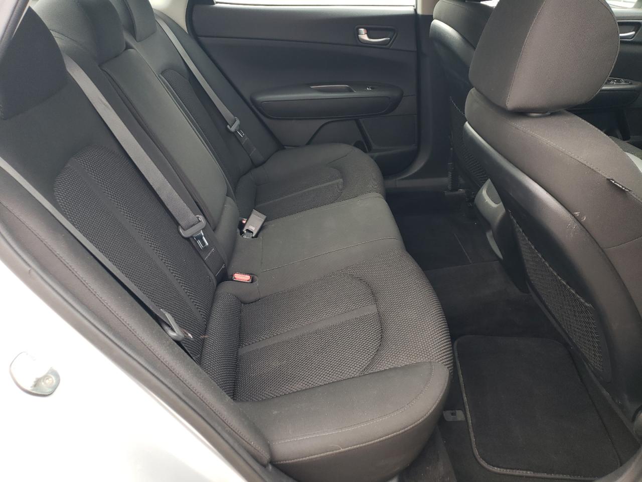 2019 Kia Optima - Image 10