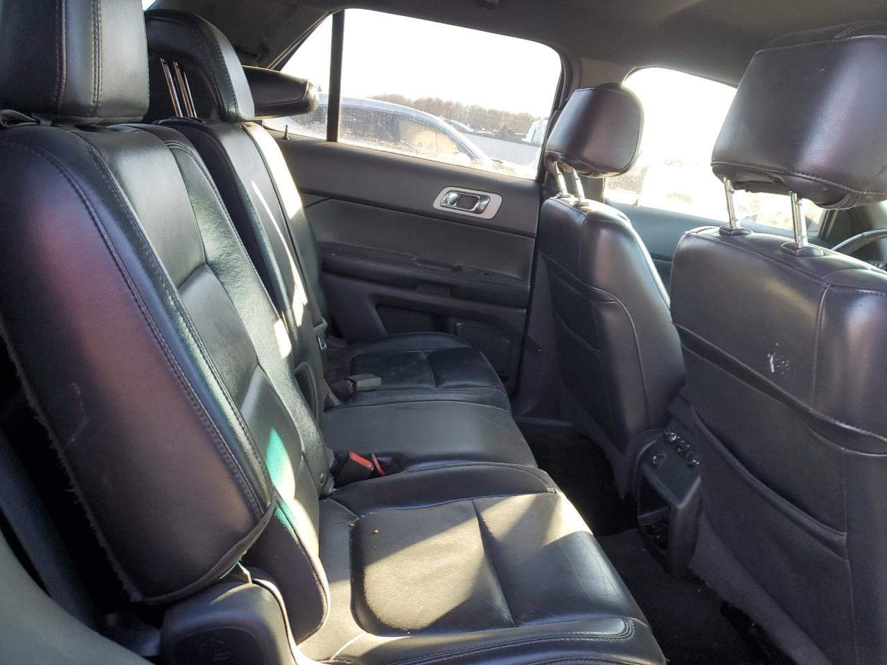 2012 Ford Explorer - Image 12