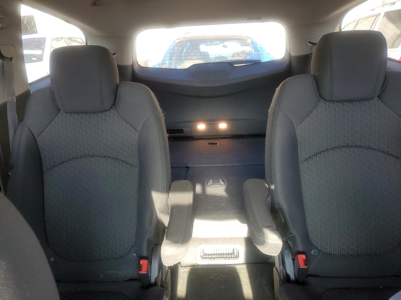 2009 Chevrolet Traverse - Image 10
