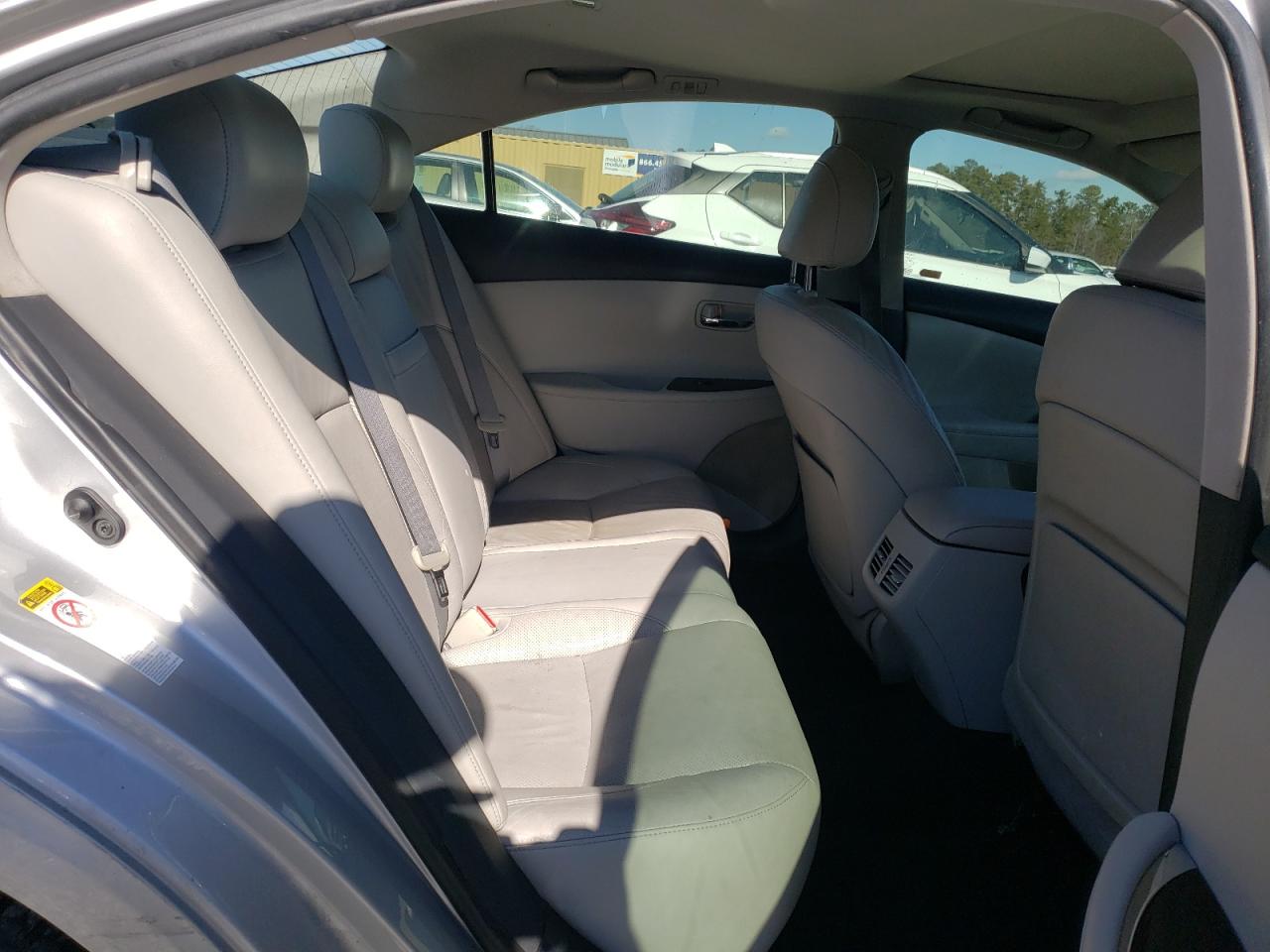 2011 Lexus ES - Image 10