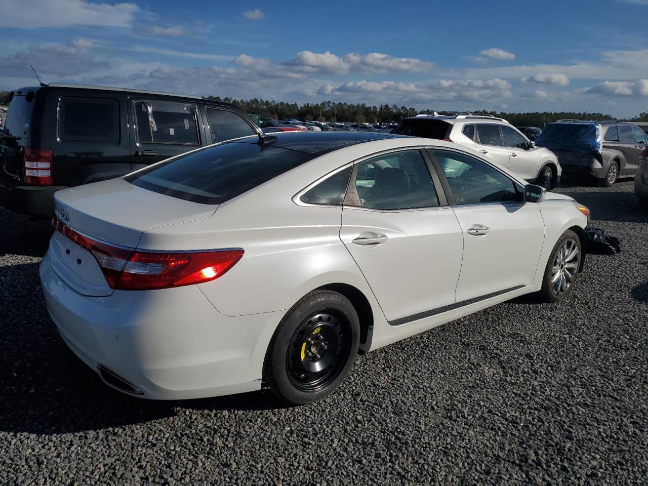 2012 Hyundai Azera - Image 3