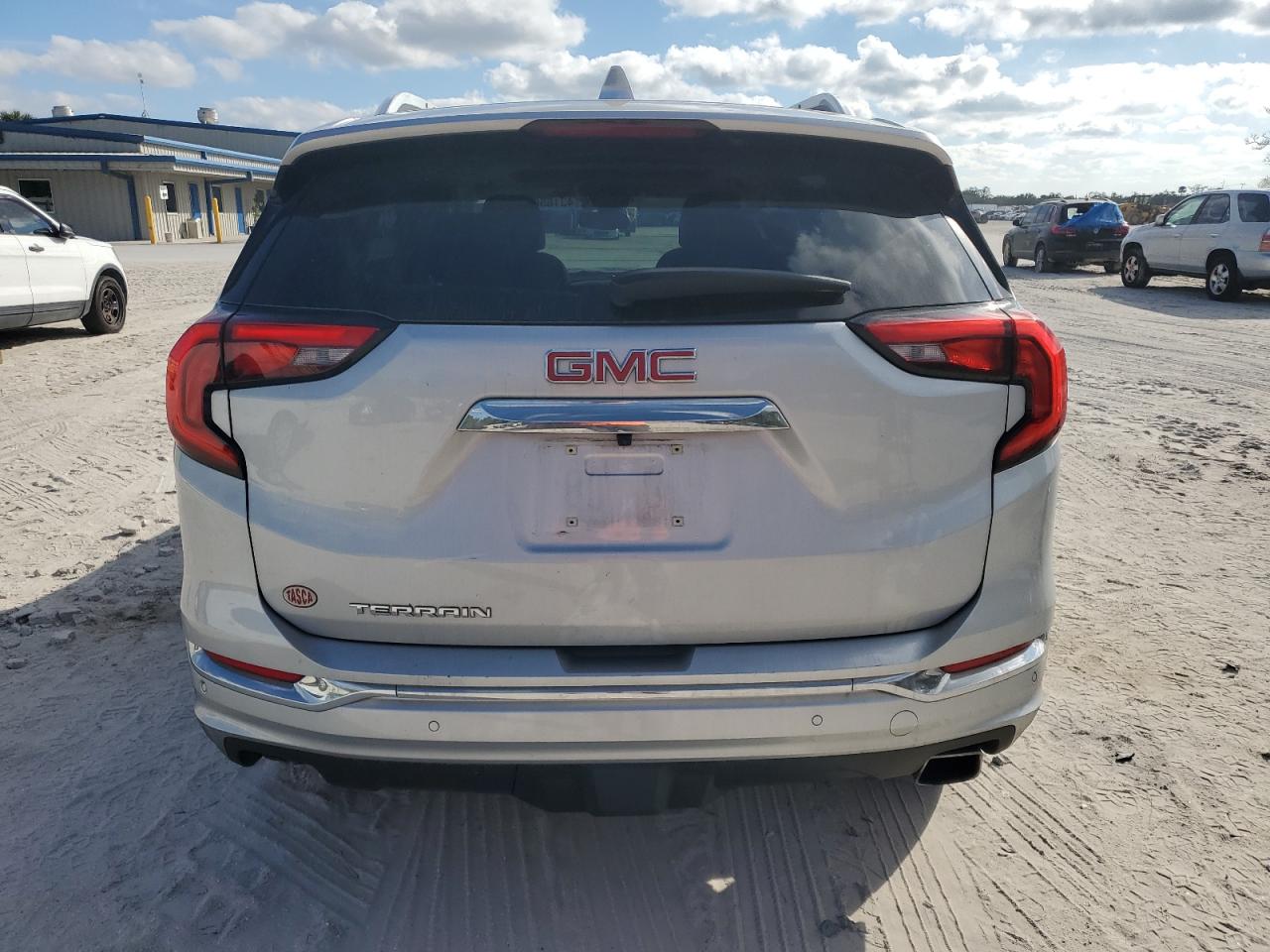 2018 GMC Terrain - Image 6
