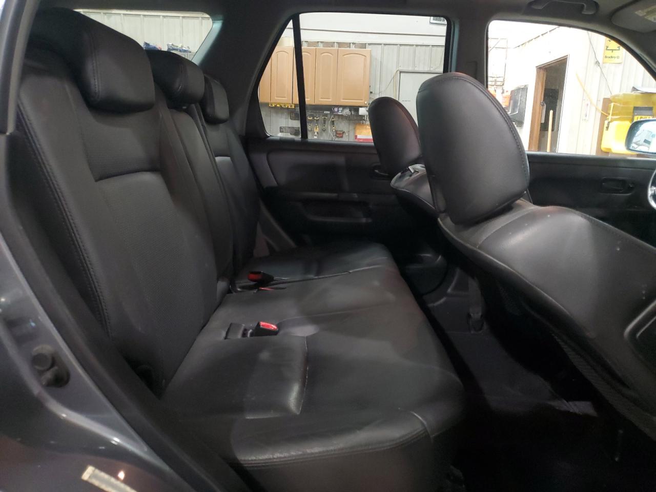 2005 Honda CR-V - Image 11