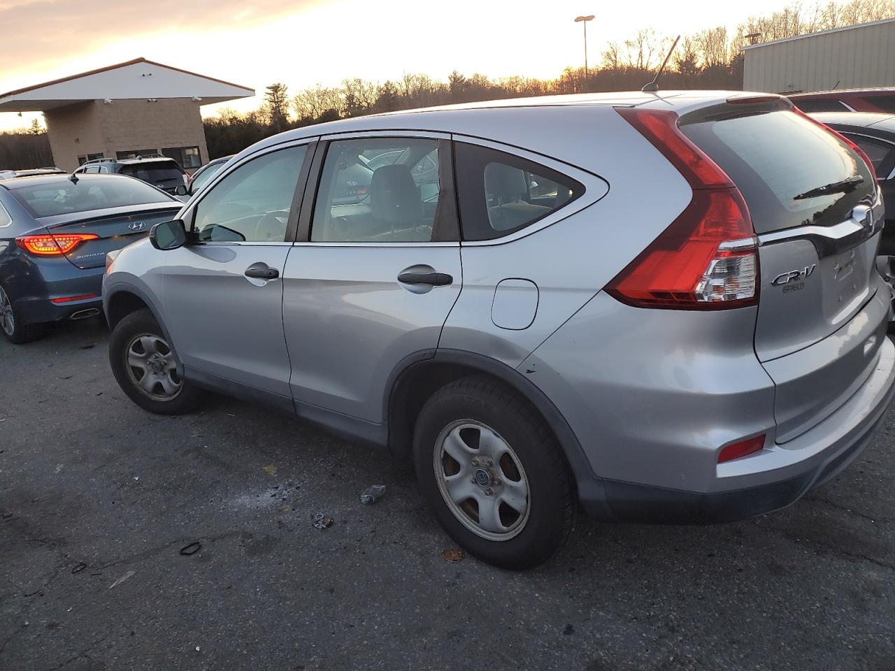 VIN 2HKRM4H38GH688313 2016 HONDA CRV no.2