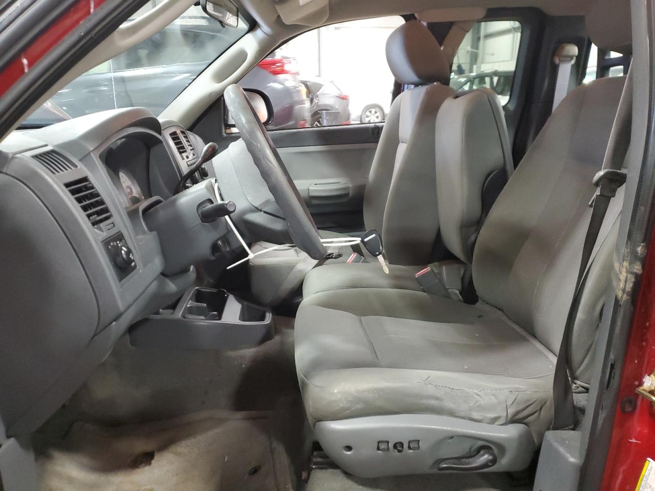 2006 Dodge Dakota - Image 7