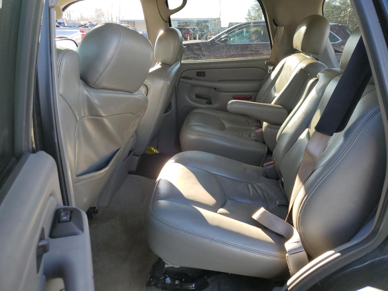 2006 Chevrolet Tahoe - Image 12
