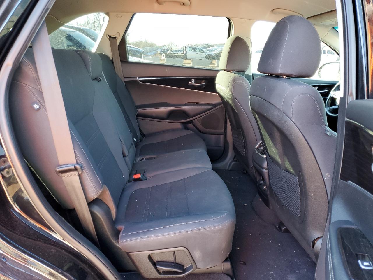 2019 Kia Sorento - Image 11