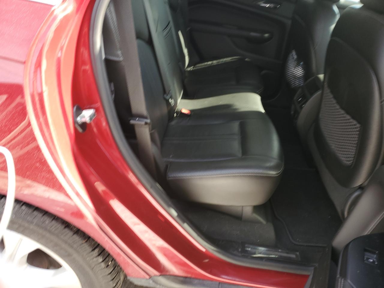 2015 Cadillac SRX - Image 10