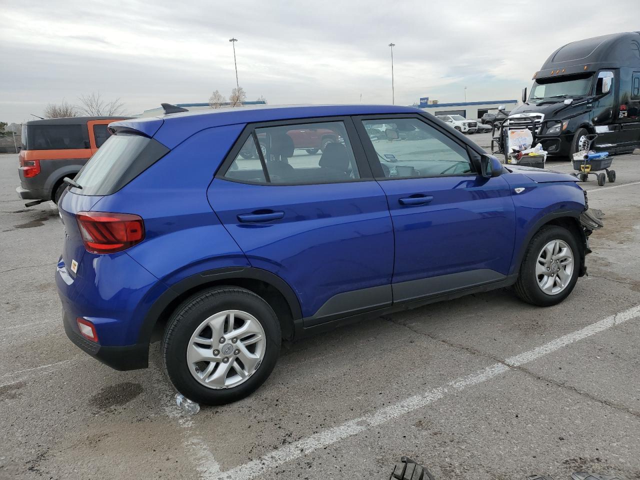 2021 Hyundai Venue - Image 3