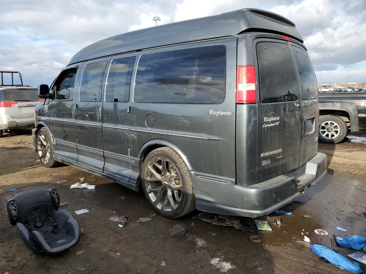 2014 GMC Savana - Image 2