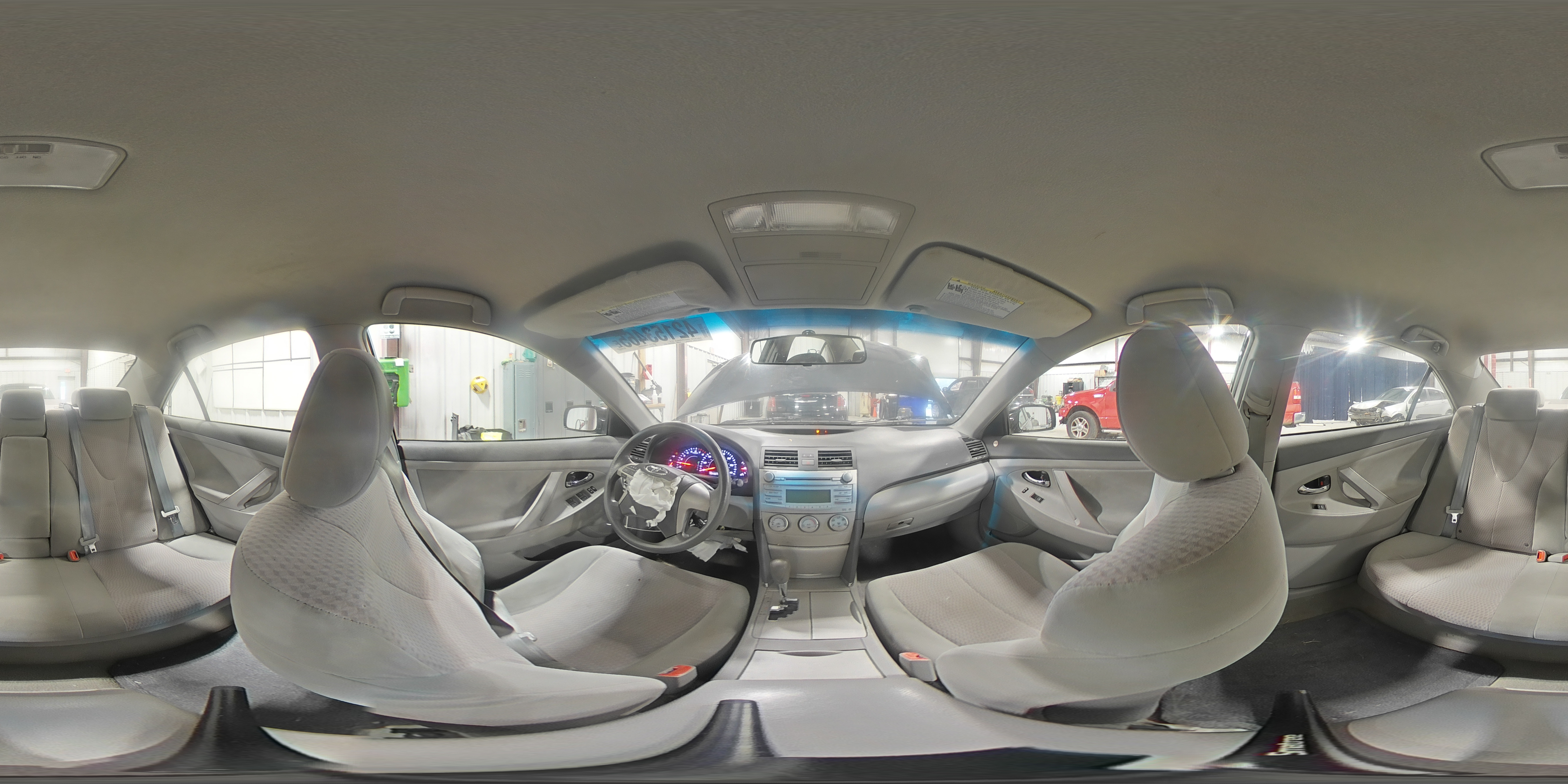 2011 Toyota Camry - Image 12