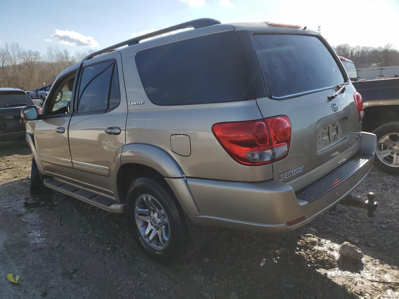 2005 Toyota Sequoia - Image 2