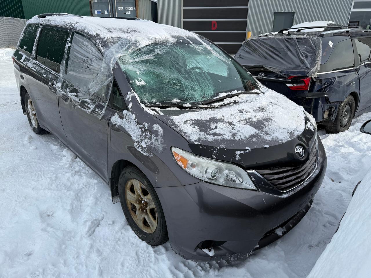 2015 Toyota Sienna - Image 4