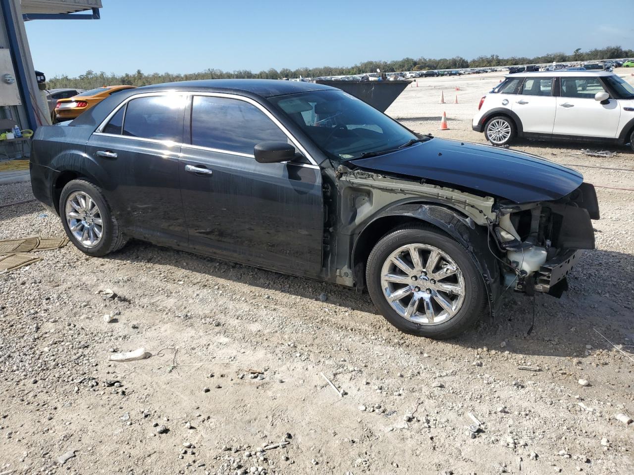 2011 Chrysler 300 - Image 4