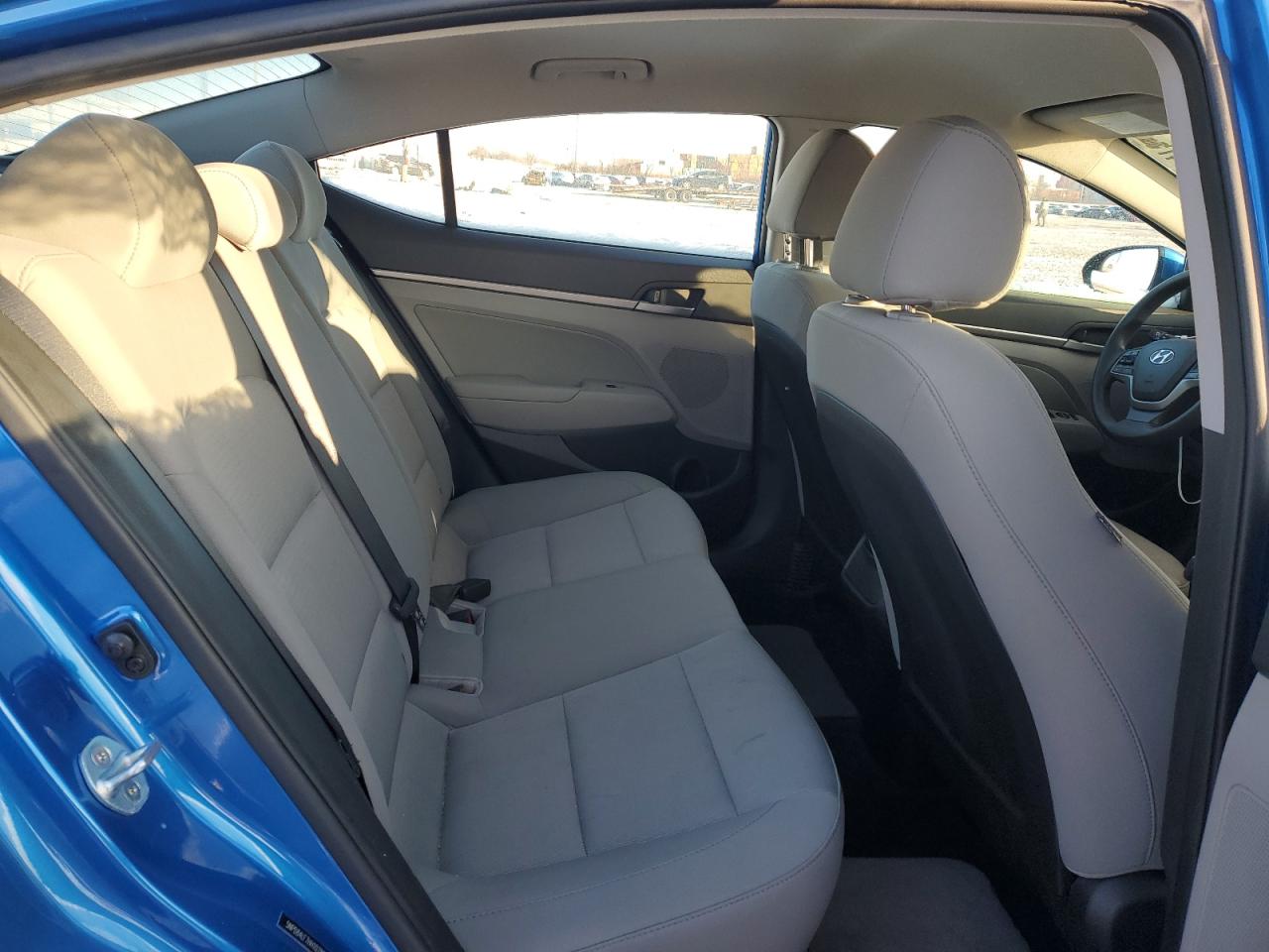 2017 Hyundai Elantra - Image 10