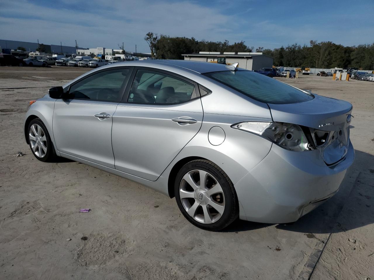 2013 Hyundai Elantra - Image 2