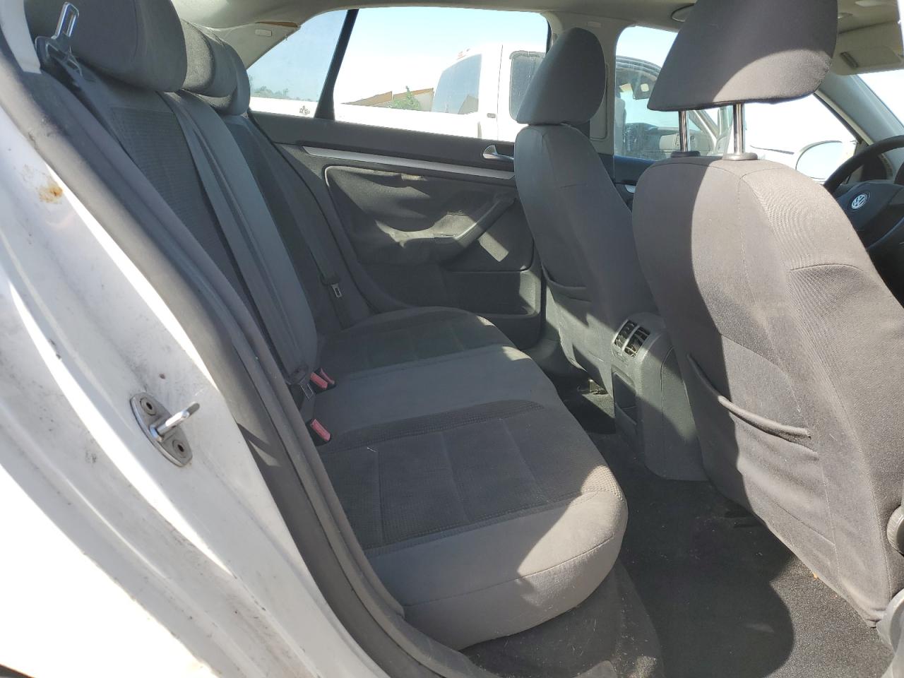 2009 Volkswagen Jetta - Image 10