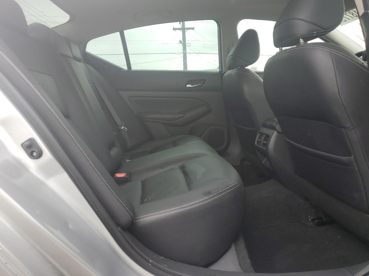2019 Nissan Altima - Image 10