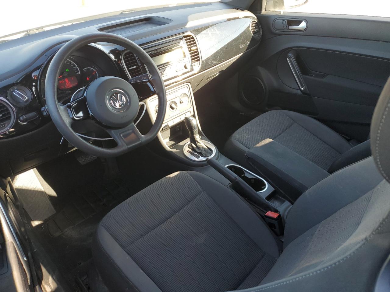 2014 Volkswagen Beetle - Image 8
