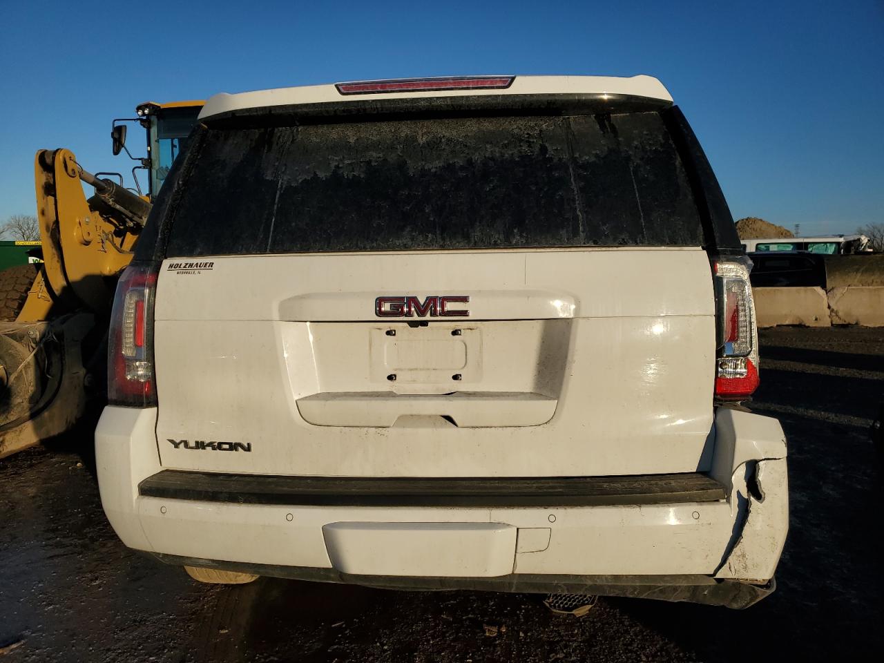 2017 GMC Yukon - Image 6