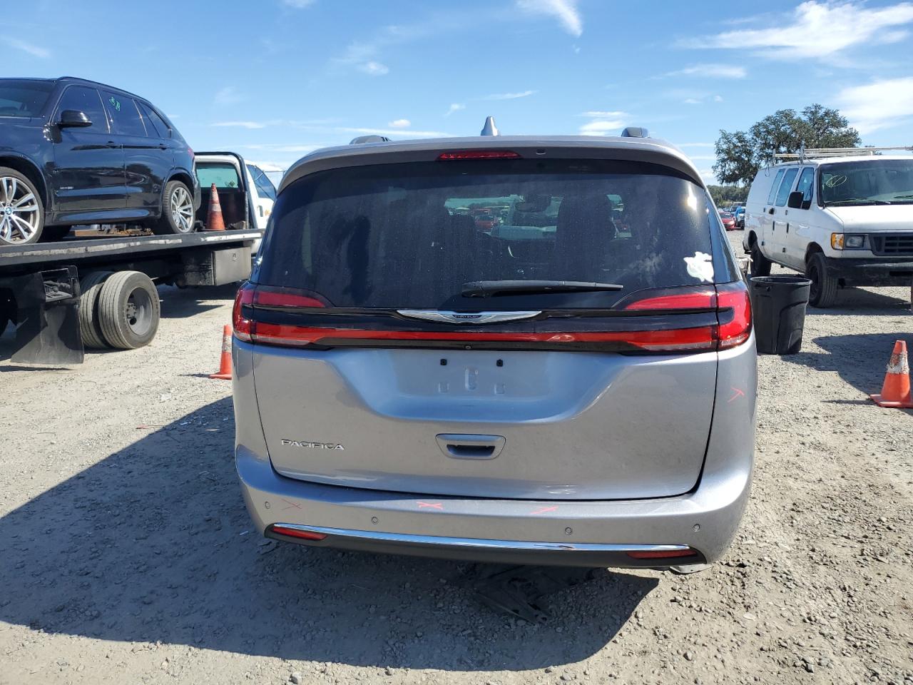 2021 Chrysler Pacifica - Image 6