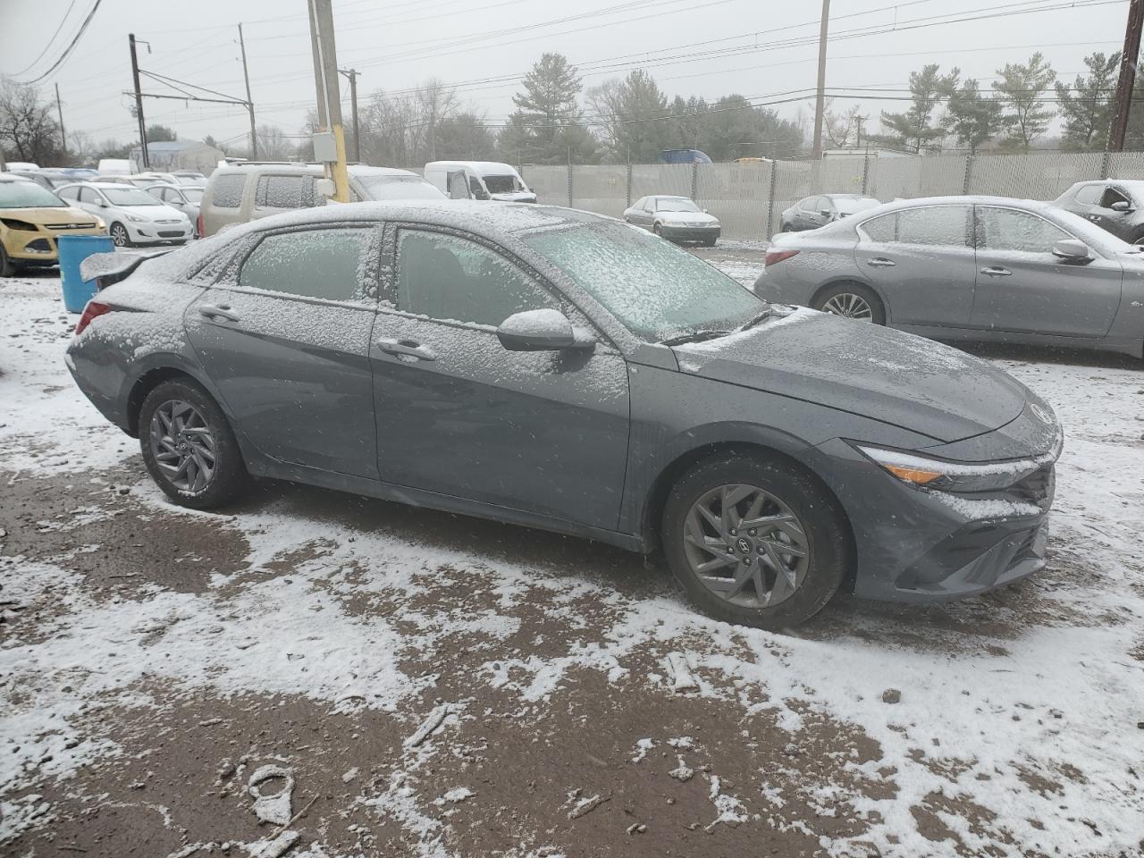 2024 Hyundai Elantra - Image 4