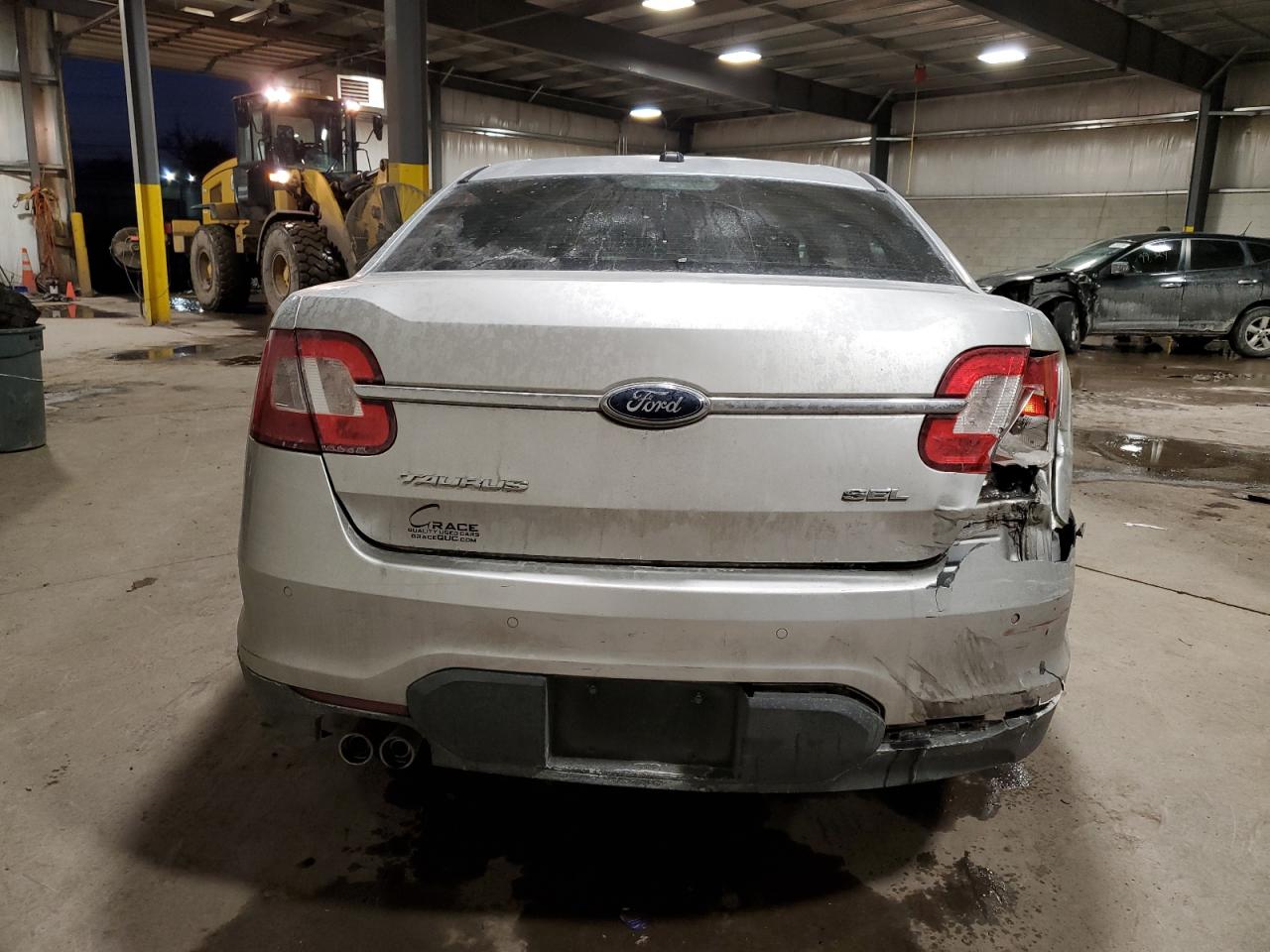 2010 Ford Taurus - Image 6