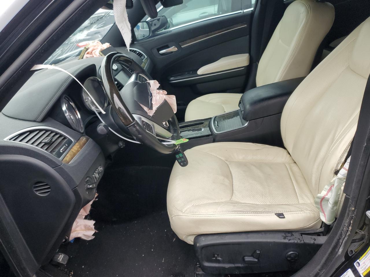 2012 Chrysler 300 - Image 7
