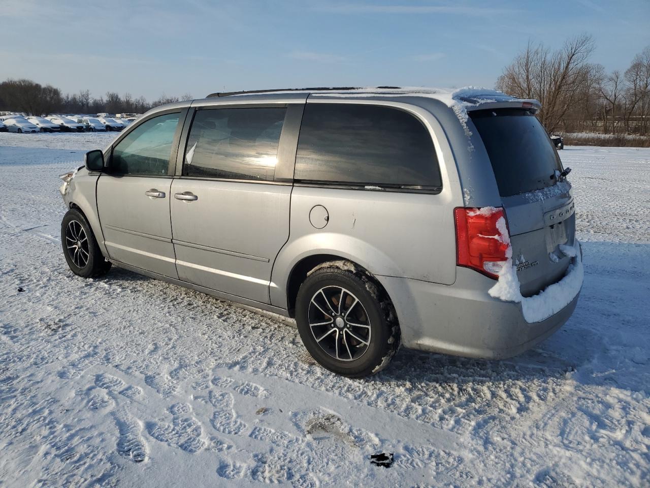 2017 Dodge Caravan - Image 2