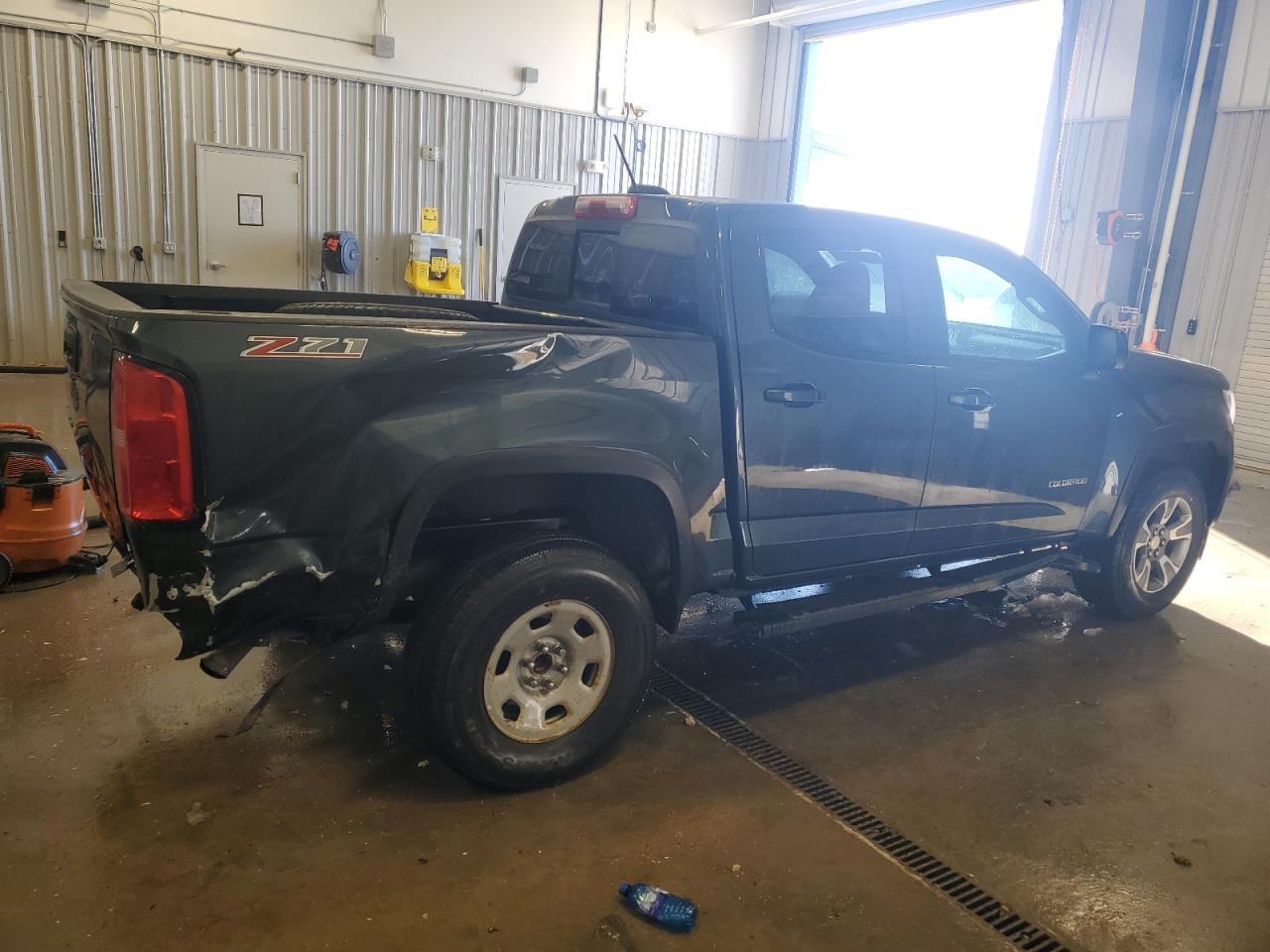 2017 Chevrolet Colorado - Image 3