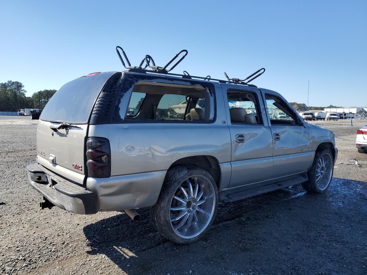 2002 GMC Yukon - Image 3