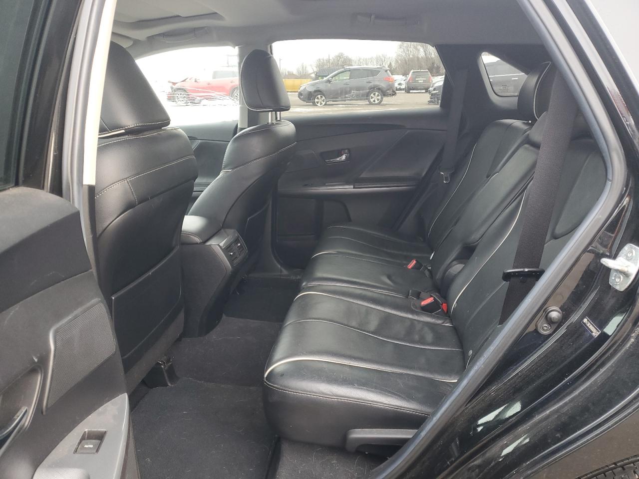 2013 Toyota Venza - Image 11