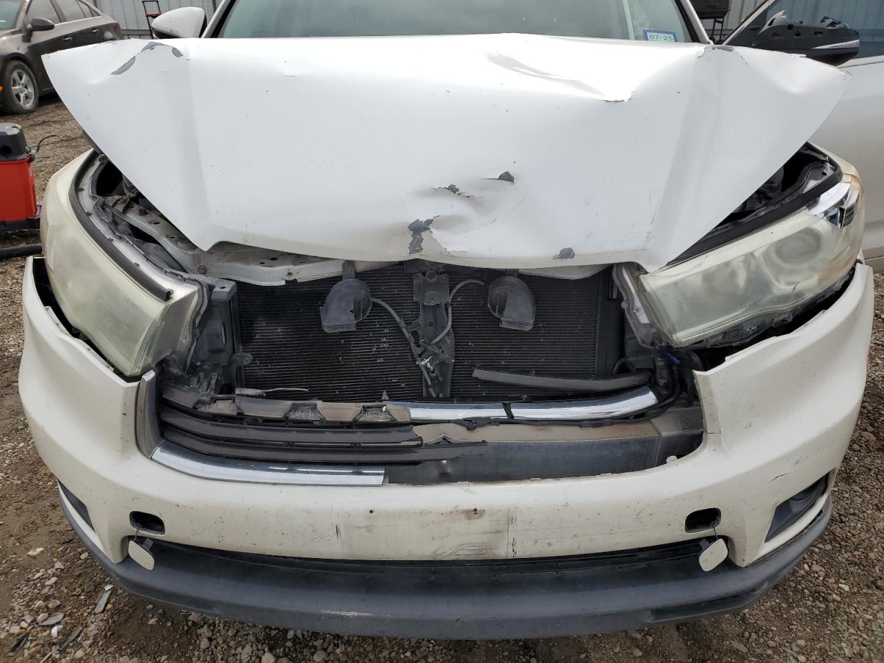 2016 Toyota Highlander - Image 14