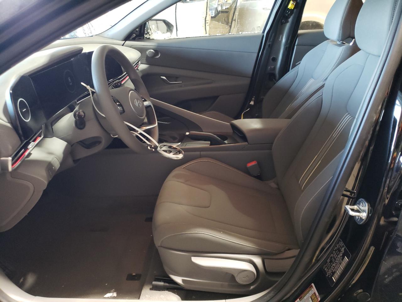 2024 Hyundai Elantra - Image 7