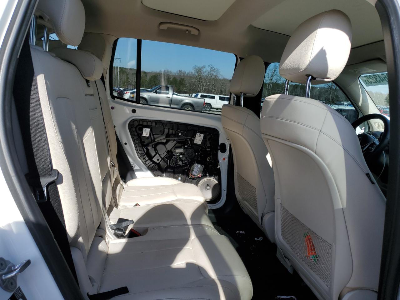 2020 Mercedes-Benz GLB - Image 11